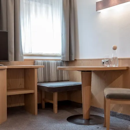 蒂罗勒霍夫酒店